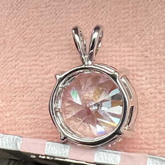 Sparkling Zircon Solitaire Pendant - Picture 3 of 4